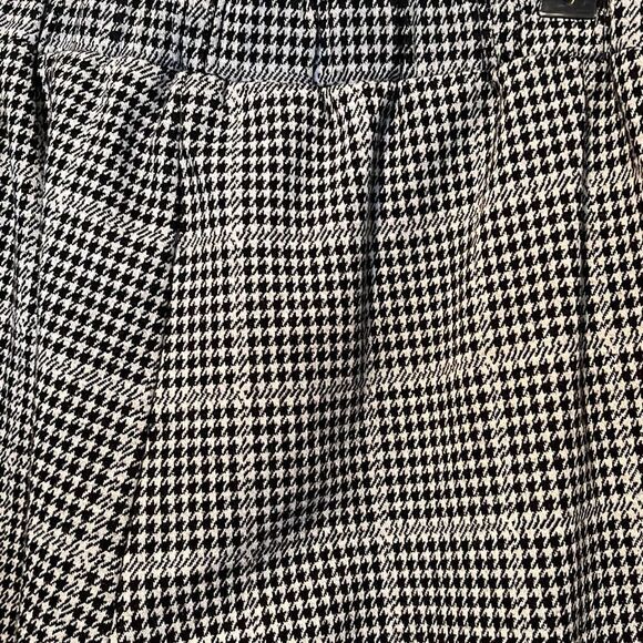 Love Tree Women's Black and White Houndstooth Stretch Trouser Pants - Picture 5 of 7